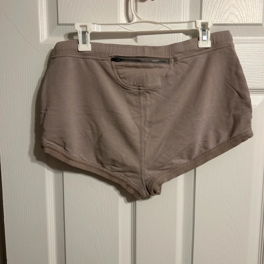 Free people lounge shorts size large - Picture 5 of 6